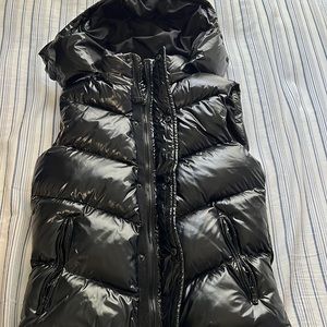 Black Puffer Vest Size Small Men’s